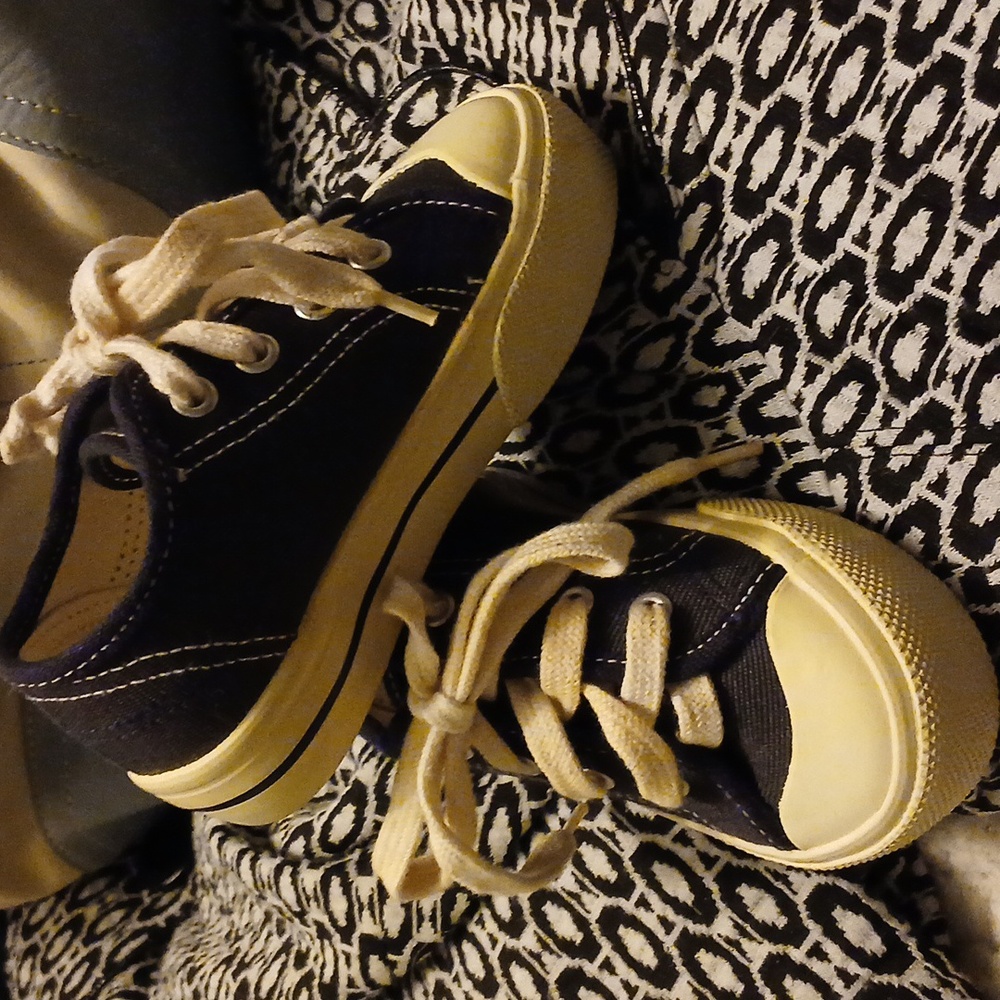 Old Navy Shoe Supply Black Fabric Tennis Shoes Size 6T